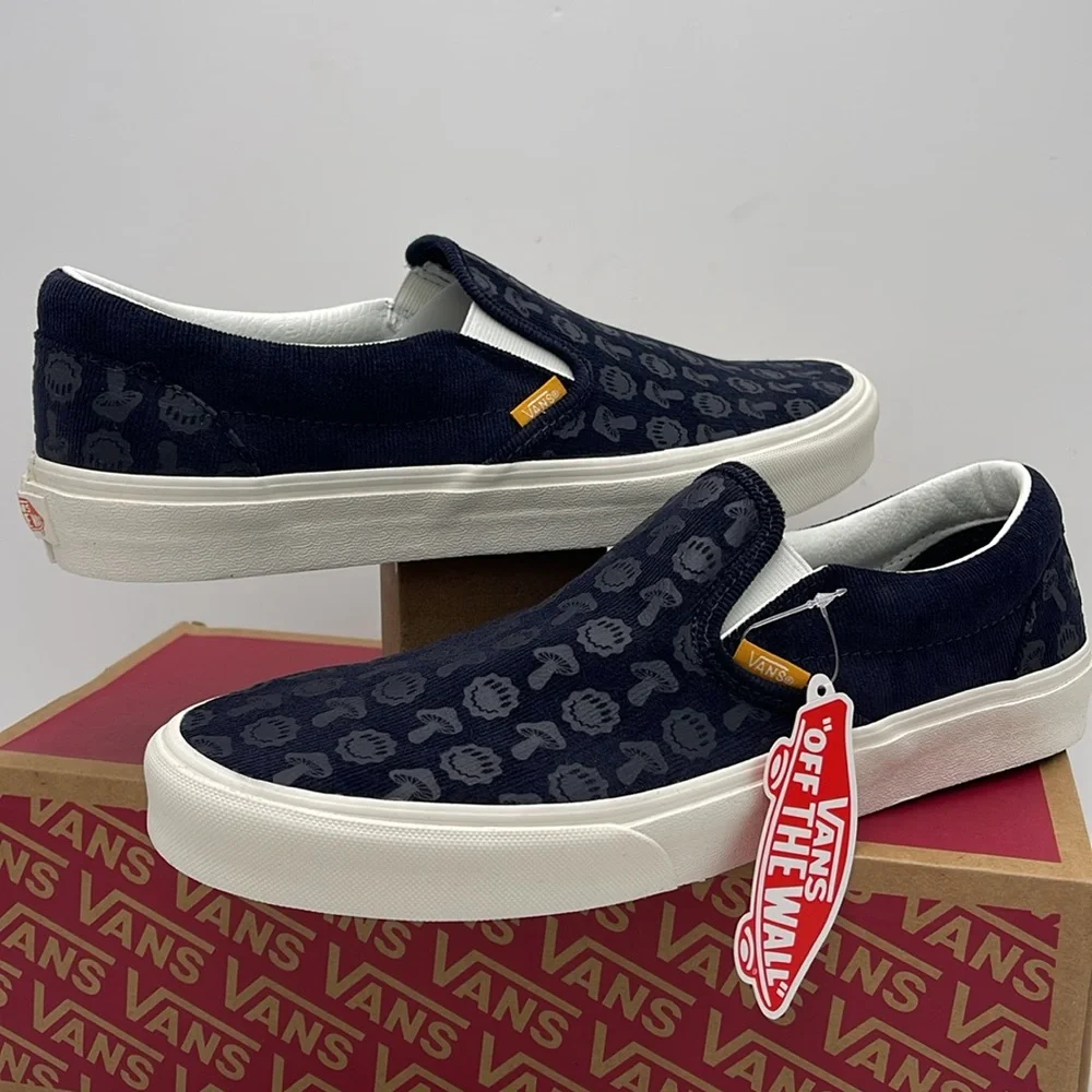 Vans Men’s Classic Slip-On
Trippy Cord Dark Navy
VN0A7Q5DDNV Sneakers - Picture 9 of 16